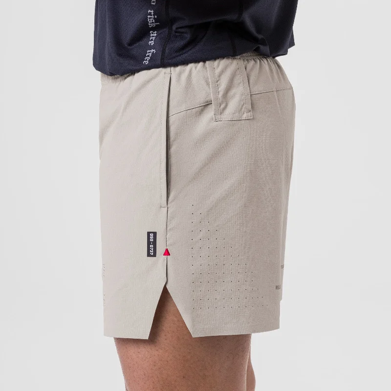 0737. Ripstop 6"" Perforated Short - Chai