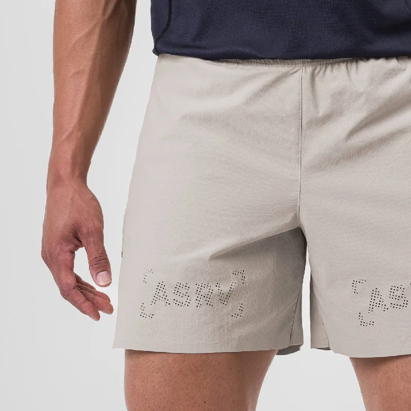 0737. Ripstop 6"" Perforated Short - Chai